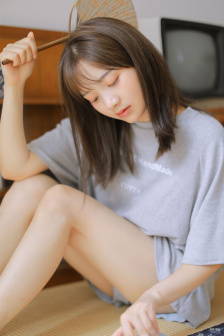 他将头埋进双腿间吮小核乔又夏