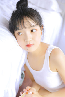 上面一边亲下一边面膜是什么材质